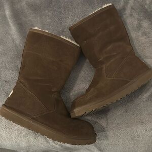 Big kids BROWN UGG boots